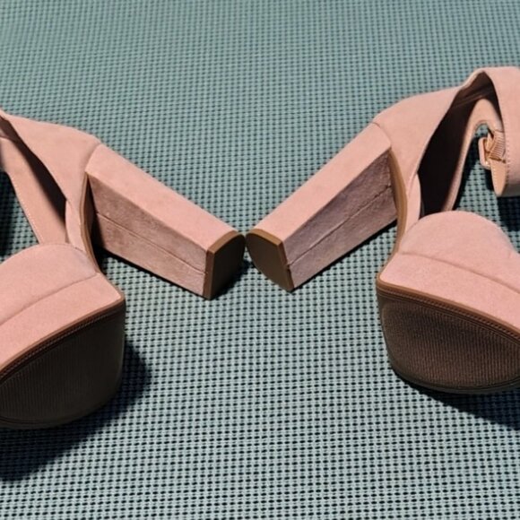 Womens Pink 1" Padded Adjustable Ankle Strap Estrella Round Toe 10 M-Sold - Picture 10 of 11